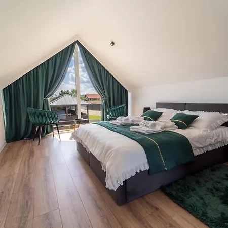 Village Resort Sauna & Jacuzzi & Netflix Tworkowa Екстер'єр фото