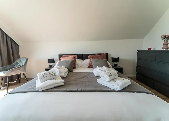 Village Resort Sauna & Jacuzzi & Netflix