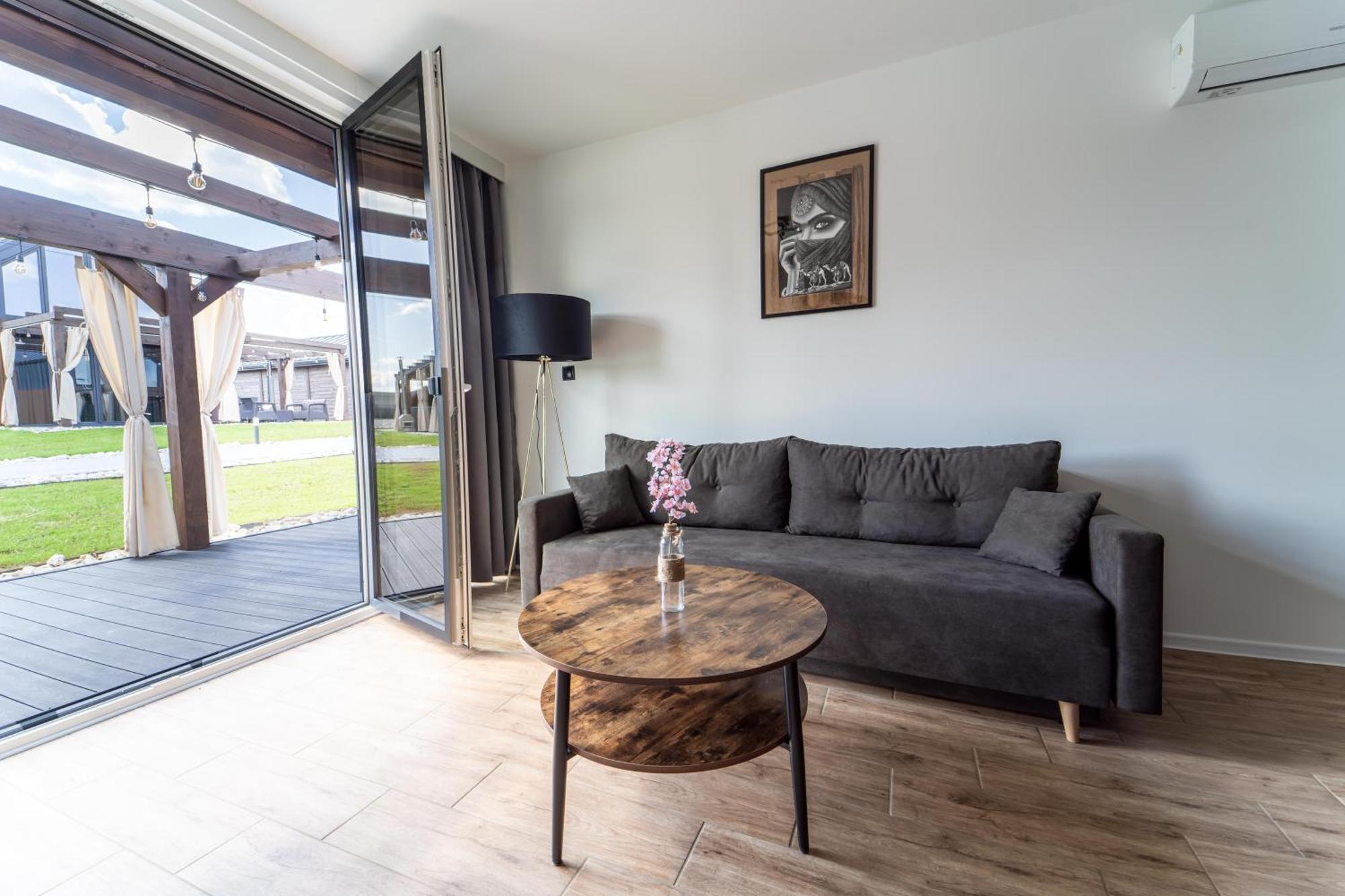 Village Sauna & Jacuzzi & Netflix Holiday home Tworkowa