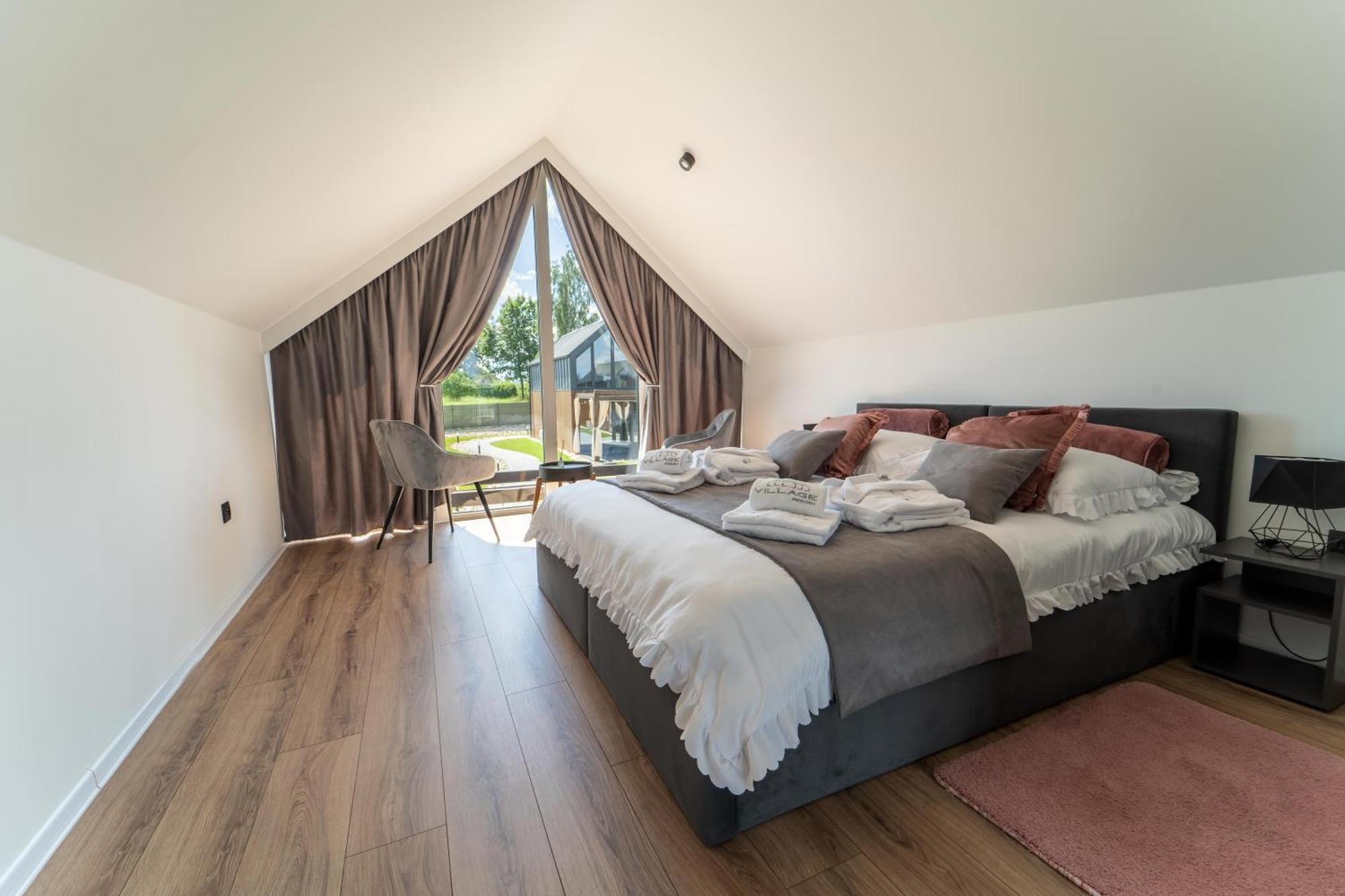 Village Sauna & Jacuzzi & Netflix Holiday home Tworkowa
